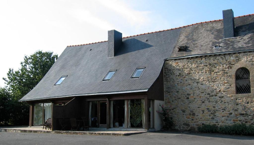 Gites De La Ferme Auberge De Mesauboin Bille Room photo