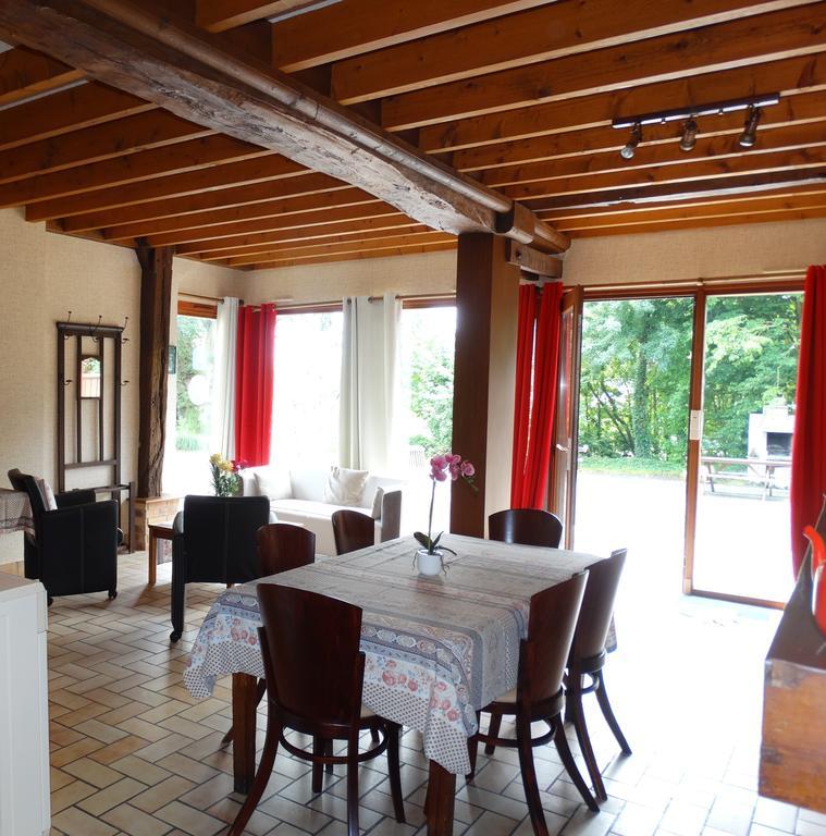 Gites De La Ferme Auberge De Mesauboin Bille Exterior photo